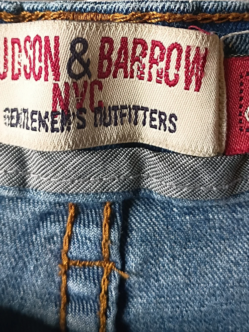 Slim Straight Men's Jeans in Medium Blue Wash